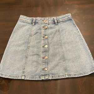 Divided H&M denim jean buttons skirt size 4 light blue wash